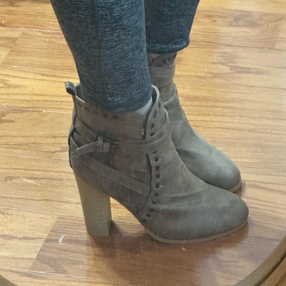 VENUS Taupe Ankle Boots